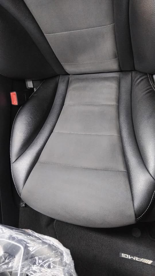 Sediste automobila pre detaljnog ciscenja.